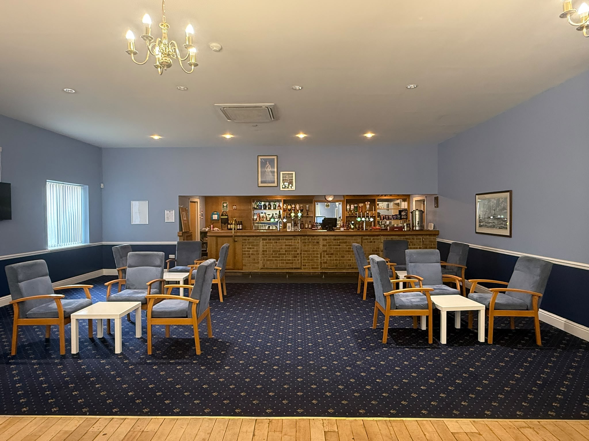 Bar and lounge